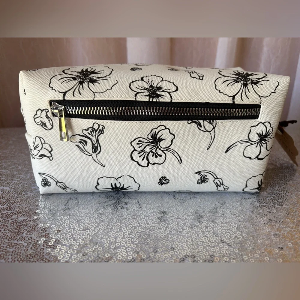 NWT Rae Dunn. ESSENTIALS. Cosmetic Loaf Bag